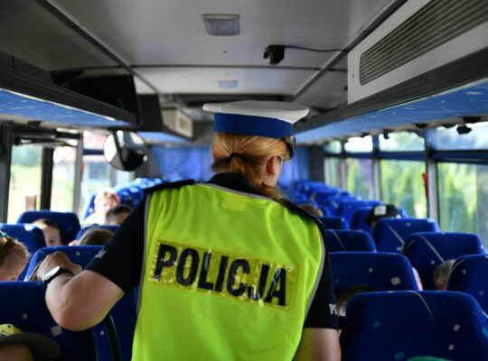 Podlascy policjanci nadal kontrolują autobusy dowożące uczniów do szkół
