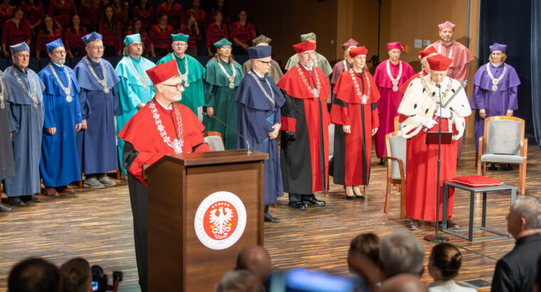 Uniwersytet w Białymstoku zainaugurował nowy rok akademicki