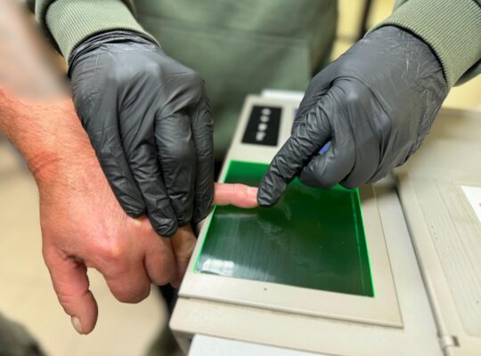 Białystok. Policja zatrzymała tzw. odbieraka w oszustwach „na policjanta”