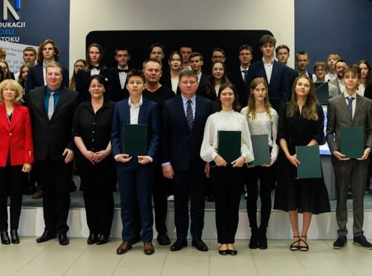 50 najzdolniejszych uczniów z Podlaskiego otrzymało stypendia