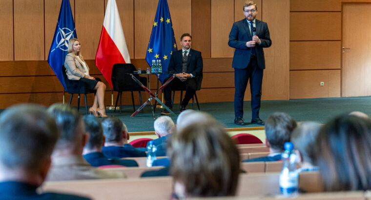 Cyberbezpieczeństwo samorządów – konferencja z wiceministrem cyfryzacji