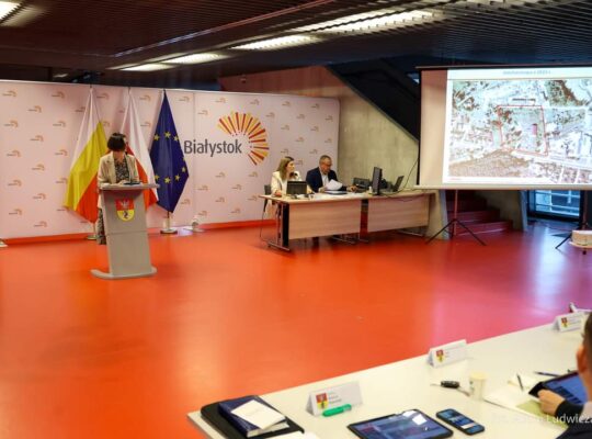 Białystok. Poeta Franciszek Karpiński i międzywojenny mecenas sportu płk. Mikołaj Kawelin – patronami w 2025 r.