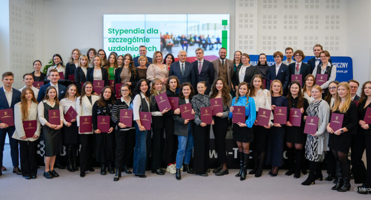 Pięćdziesięcioro studentów otrzymało stypendia Prezydenta Miasta Białegostoku za rok akademicki 2023/2024