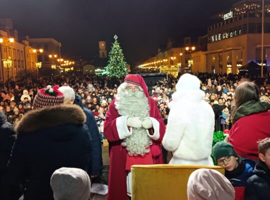 Mikołaj z fińskiego Rovaniemi odwiedził Białystok – FILM