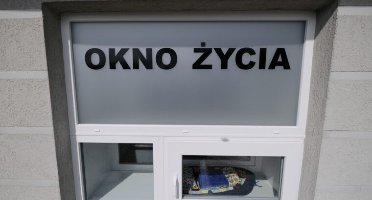 Białystok. Tygodniowy chłopczyk znaleziony w oknie życia