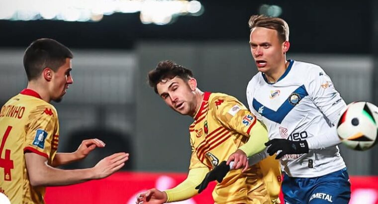 Jagiellonia Białystok przegrała 1:2  wyjazdowy mecz ze Stalą Mielec.