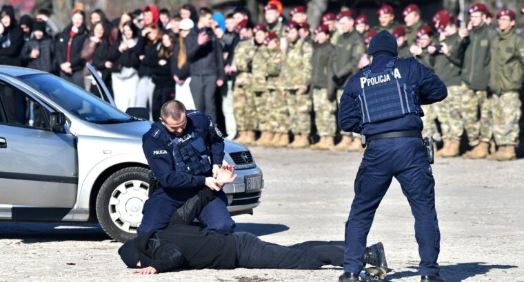 Młodzież z Białegostoku na „Dniu Przedsiębiorczości” z podlaskimi policjantami