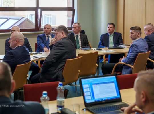 Podlascy samorządowcy na Wyższym Kursie Obronnym w Podlaskim Urzędzie Wojewódzkim