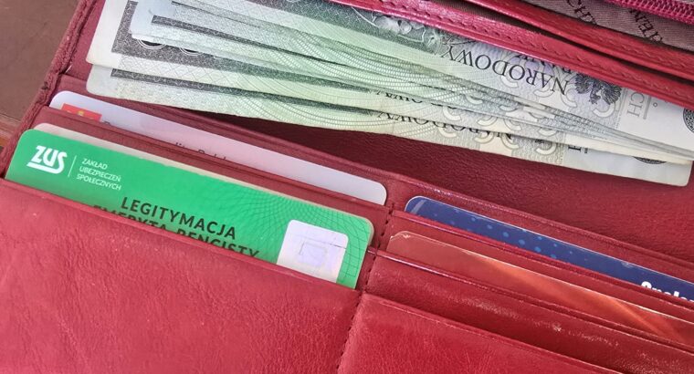 Waloryzacja i trzynasta emerytura – ZUS zakończył wysyłkę decyzji