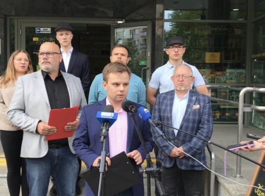 Konfederacja chce wyjaśnień w sprawie warsztatów fundacji Anji Rubik