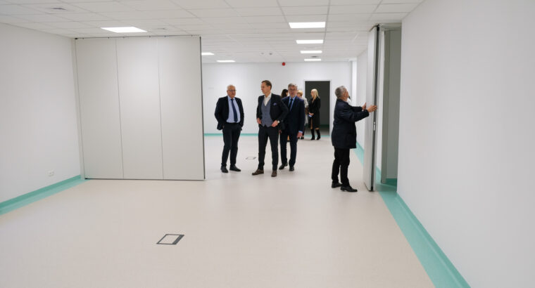 Białystok. Będą lepsze warunki dla pacjentów w nowym budynku klinik zakaźnych szpitala USK