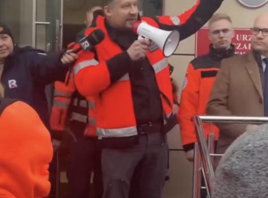 Protestujący ratownicy wygrali ! Zarząd województwa odstępuje od konsolidacji pogotowia ze szpitalami