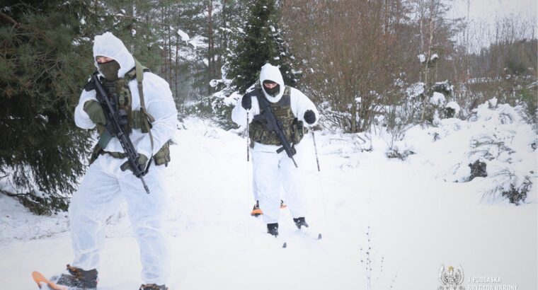 Mimo śniegu i mrozu żołnierze – ochotnicy z 1 Podlaskiej Brygady Obrony Terytorialnej szkolą się