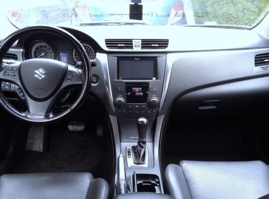 Suzuki Kizashi 2.4 Ben. Automat.101tys. 4×4. Full.