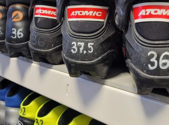 W Białymstoku działa miejska wypożyczalnia biegówek